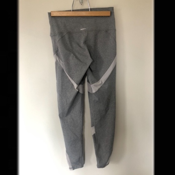 Aerie grey, white striped leggings - Picture 2 of 2